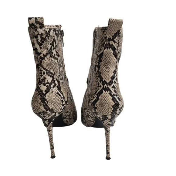 ⬇️Winnie Harlow x Steve Madden Tina Snakeskin Stiletto Boots - Picture 6 of 14